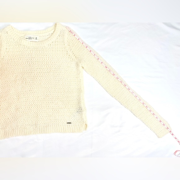 Abercrombie and Fitch Wool Blend Cropped Knit Sweater - Ivory/Cream - XS - Picture 9 of 12